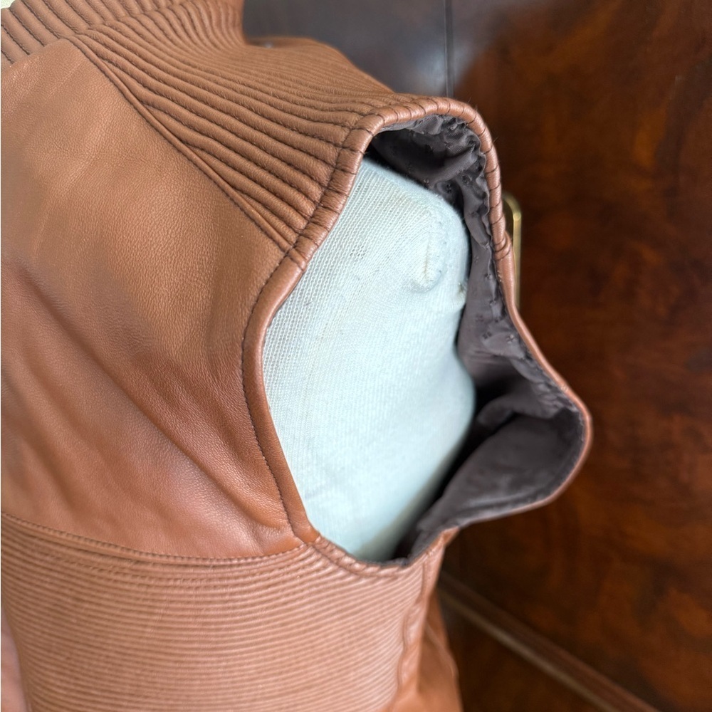 Mens Brown Lamb 100% Leather Vest Size S Outdoors Classy Texas Country Rodeo - Picture 4 of 14